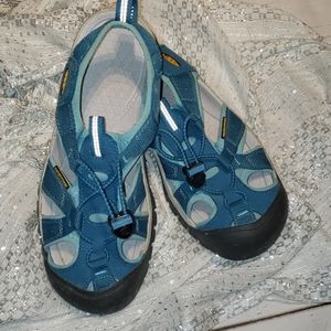 Keen Waterproof Watershoes Size 8.5!